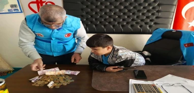 Şanlıurfa’da miniklerden yürek ısıtan hareket