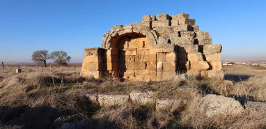 Binlerce yıllık izler! Şanlıurfa’da Roma dönemine ait mezar kalıntısı ortaya çıktı