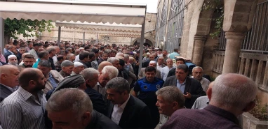 Şanlıurfa’da sevilen muhtar son yolculuğuna uğurlandı!