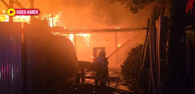 Şanlıurfa’da yangın pazarı küle çevirdi! Panik anlar yaşandı