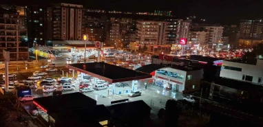 Şanlıurfa’da zam telaşı: İstasyonlarda kuyruk…