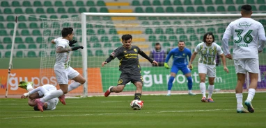 Maçın son anları nefes kesti! Şanlıurfaspor puanı son dakikada kurtardı