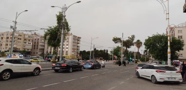 Şanlıurfa’yı bir anda bulutlar kapladı, gündüz geceye döndü