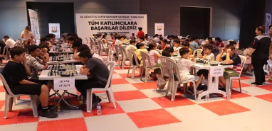 Şanlıurfa’da Zafer Bayramı satranç turnuvası  ile başladı