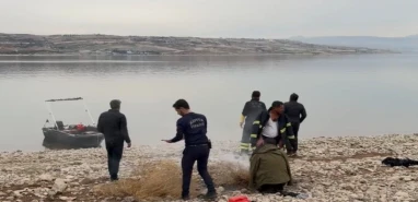 Atatürk Barajında tekne alabora oldu! Ekipler harekete geçti