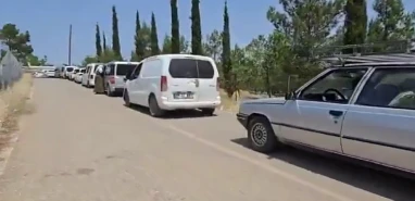 Şanlıurfa'nın Maldivlerine tatilci akını, metrelerce kuyruk... Yetkililere çağrı var!