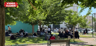Şanlıurfa’da aileler dışarıda öğrenciler içeride ter döktü