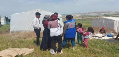 Şanlıurfalı müdürden mevsimlik tarım işçilerine yerinde sağlık hizmeti