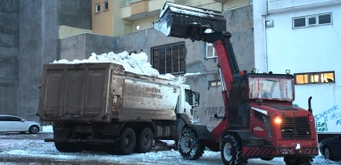 Siverek’te kar manzaraları yerini temizlik çalışmalarına bıraktı