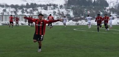 Şanlıurfa temsilcisi kar nedeniyle ertelenen maçta gol oldu yağdı
