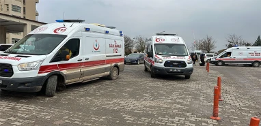 Şanlıurfa’da iki otomobil kafa kafaya çarpıştı! Çok sayıda yaralı var