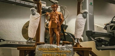 “Cumhuriyet Muhafızı” maketi satıştan kaldırıldı