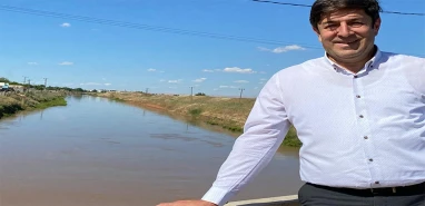 Öztürkmen: Suyu ve toprağı bilinçsizce tüketiyoruz