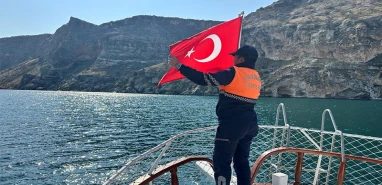 Sakin şehir Halfeti'de tekne denetimi