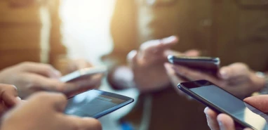 Cep telefonlarına yeni vergi zammı: Yeni yılda fiyatlar yükselecek