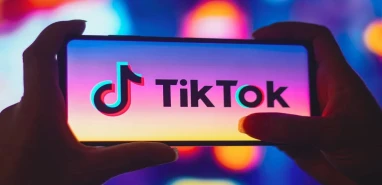 TikTok’ta rezillikler bitmiyor! Canlı yayında gaz çıkaran kadına 35 bin liralık hediye