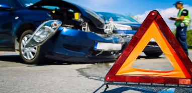 Siverek’te kazaların ardı arkası kesilmiyor! Lastik patladı araba takla attı: 4 yaralı