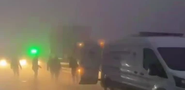 Türkiye güne katliam gibi kaza haberiyle uyandı!  7  araç birbirine girdi, çok sayıda ölü ve yaralı var