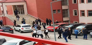 Üniversitede rehine krizi