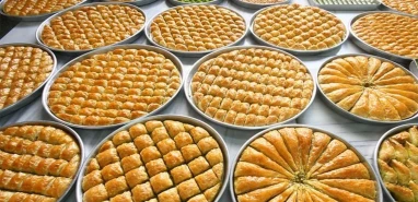 Ünlü baklavacıda skandal!