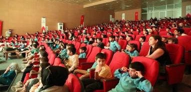 Urfa’da çocuklar 'Küçük Prens'le doyasıya eğlendi