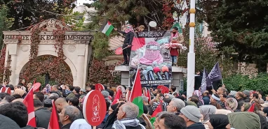 Urfa'da yürüyen poster bu kez yürüyüşte açıldı