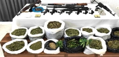 Jandarma'dan zehir tacirlerine şok baskın: Çok sayıda uyuşturucu madde ve silah ele geçirildi