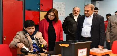 Vali Şıldak'tan gençlere büyük destek