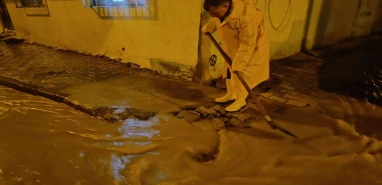 Şanlıurfa'nın ilçesinde ekipler teyakkuzda...