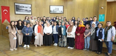 Eşbaşkan Yorgun kadın çalışanlarla bir araya geldi