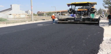Viranşehir’de Stadyum Caddesi asfaltlanıyor