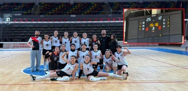 Siverek Belediyesi kadın voleybol takımı rakibine set vermedi!