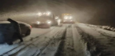 Şanlıurfa'da kar yağışı teyakkuza geçirdi! Ekipler sahada...