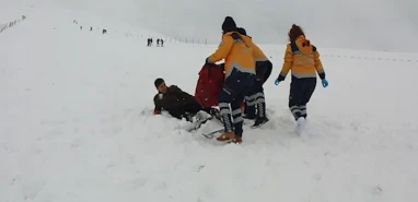 Şanlıurfa'da kayak kazasına müdahale! Bakanlıktan nazar boncuklu paylaşım
