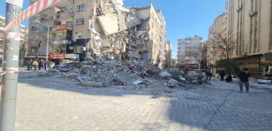 İDDİA | Bahçelievler'de hasarlı binaların yıkımı durdu! Muhtardan çağrı...