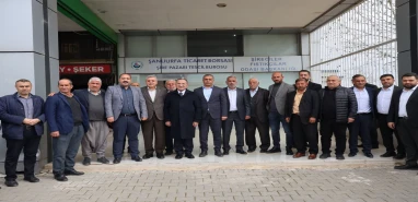 Beyazgül ve Bozdağ’dan Şireciler ve Fıstıkçılar Pazarı’nı ziyaret etti