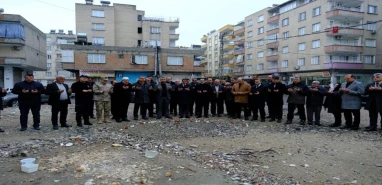 Asrın felaketinin ikinci yıldönümü! Şanlıurfa’da depremde hayatını kaybedenler dualarla anıldı