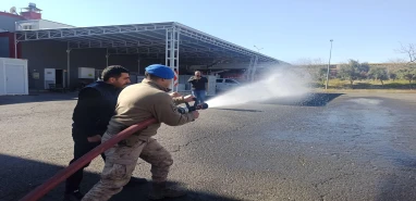 Jandarma Özel Harekata eğitim... Uygulama yapıldı