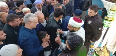 Şanlıurfa'da Kadir Gecesi'nde Sakal-ı Şerif yoğunluğu... Camide ziyarete açıldı