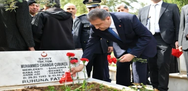 Şanlıurfa’da bayram ziyareti şehit kabirleri ile başladı