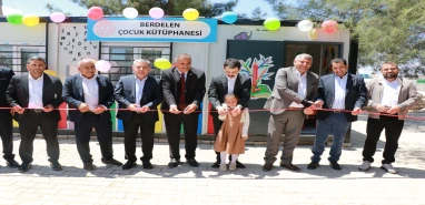 Şanlıurfa'da vefa örneği! Mezun olduğu okula ölümsüz bir hediye ile döndü
