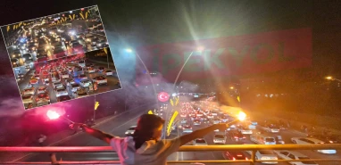 Şanlıurfa'da trafiğe kutlama engeli! Kilometrelerce kuyruk, duraklarda mağduriyet...