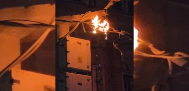Şanlıurfa'da elektrik direği alev alev! Tehlike saçtı