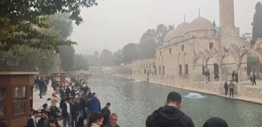 Yetkililer 'tedbirli olun' demişti... Balıklıgöl sevgisi sınır tanımıyor!