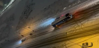 Şanlıurfa'da kar esareti: Otobüs durdu, yolcular tabana kuvvet!