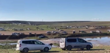 Şanlıurfa'da güneş açtı, dereler coştu... Vatandaşın adresi şaşırtmadı