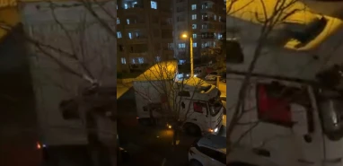 Şanlıurfa'da bir garip yol meselesi! TIR sokakta sıkıştı...