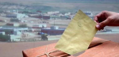 Şanlıurfa'da filmlere konu olacak iddia: Muhtar köyü ikiye böldü, sandığı protesto var!