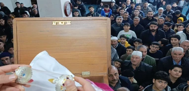 Şanlıurfa’da Kadir Gecesi coşkusu: Sakal-ı Şerif ziyarete açıldı...