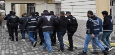 Şanlıurfa dahil 5 ilde "Rüşvet ve görevi kötüye kullanma" operasyonu: Tutuklandılar!